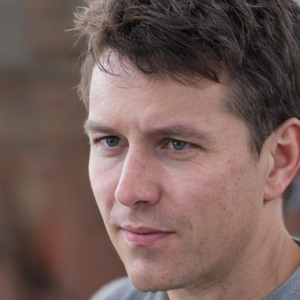 Robert Williams - Content Marketing Director